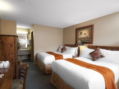 Maligne Lodge *
